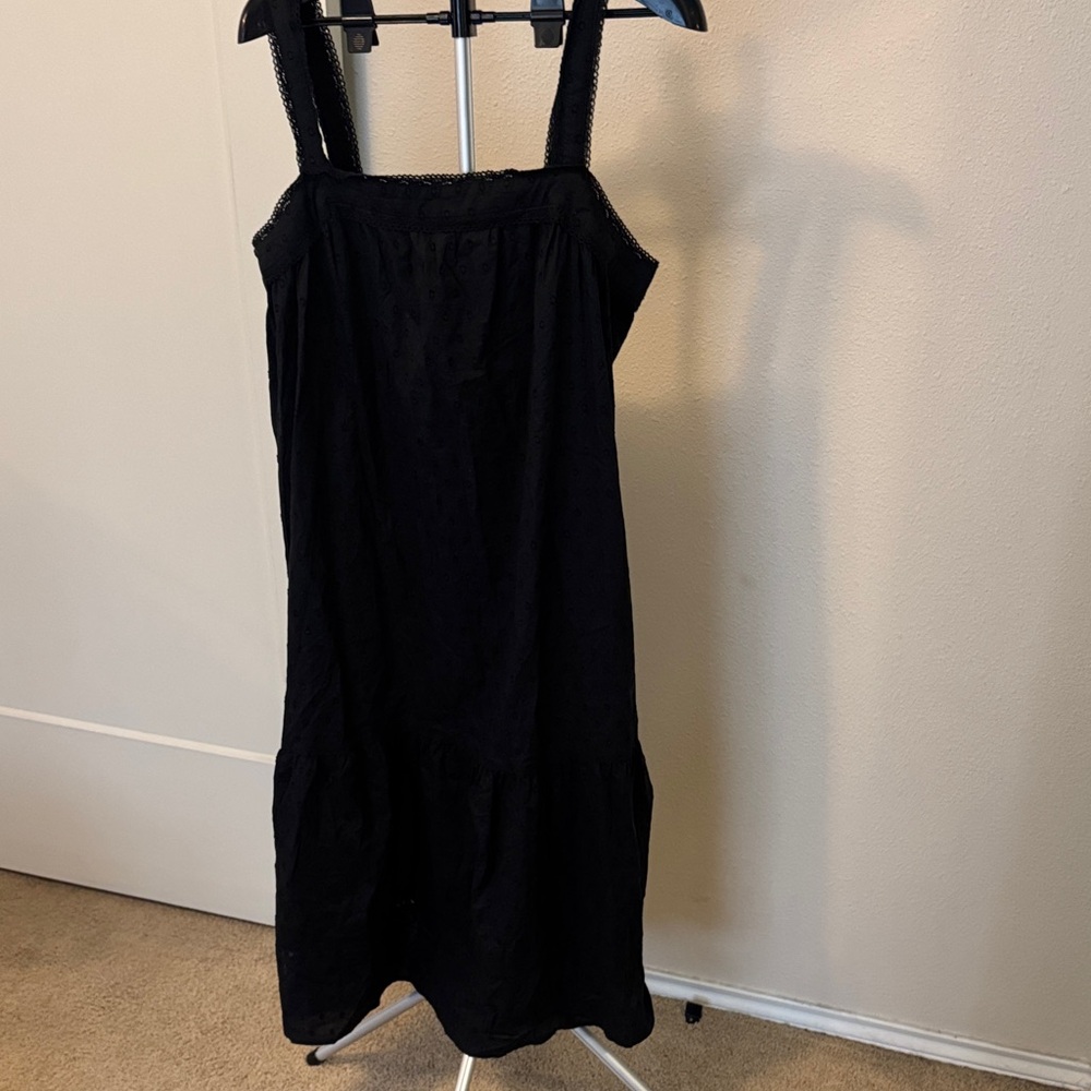 beachlunchlounge Elegant Black Midi Dress